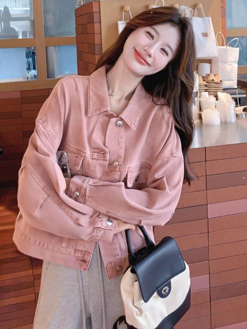 Jean Dalian pour femme, couleur claire, haut de gamme, alliant sophistication et style vintage européen, présenté dans un magazine japonais._voghion.com