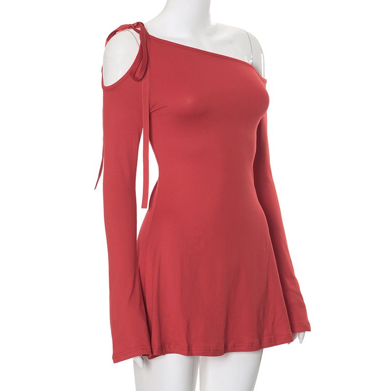 Abito da donna autunno monospalla con colletto obliquo, maniche lunghe, volant e fianchi_voghion.com