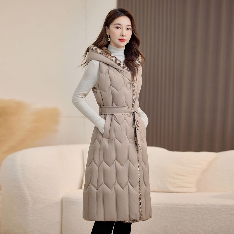 Langer Puffermantel mit Kunstfellkapuze – Damen Winterjacke (Winddicht, Slim Fit, Steppfutter, S-XXL)_voghion.com
