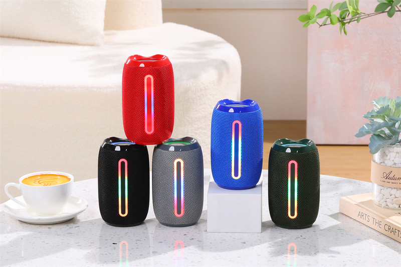 Neuer zylindrischer Kartensubwoofer als Geschenk für Desktop-Outdoor-Miniversion Bluetooth-Kleinstahlkanonenlautsprecher_voghion.com