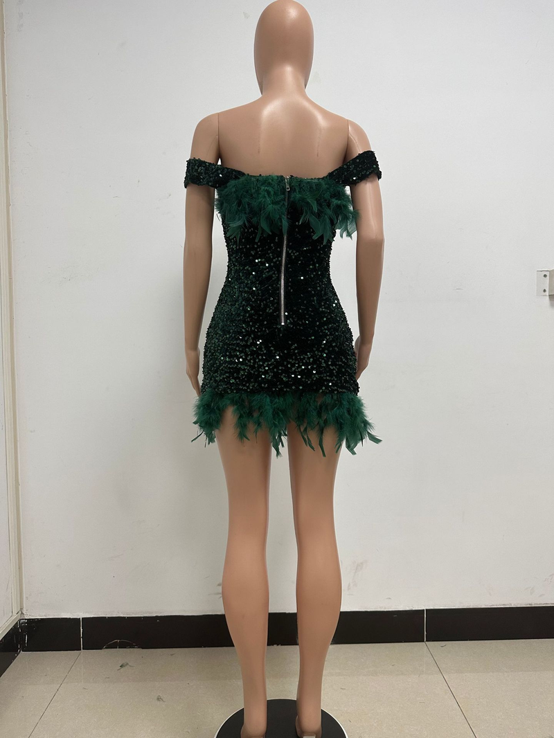 Damenbekleidung Mode Sommer Ins Stil Pailletten rückenfrei Strandrock eine Schulter Feder Hot Girl Hüfte umarmendes Kleid_voghion.com