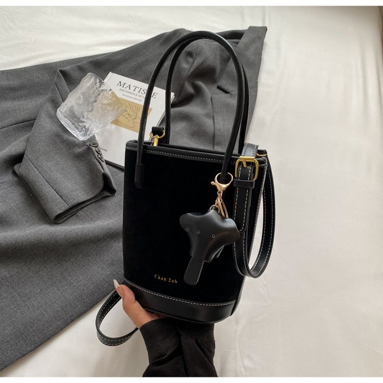 2024 New Trendy Fashion Handbag Single Shoulder Crossbody Women's Large Capacity Bucket Matte Handheld Bag_voghion.com