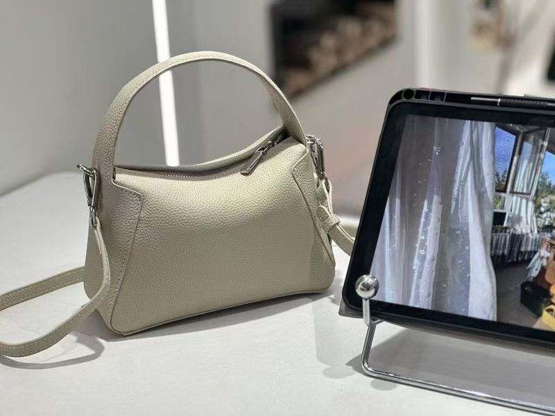 Handbag 2025 New Fashion Single Shoulder Crossbody Small Square Genuine Leather Women's Niche Design Dumpling Bag_voghion.com