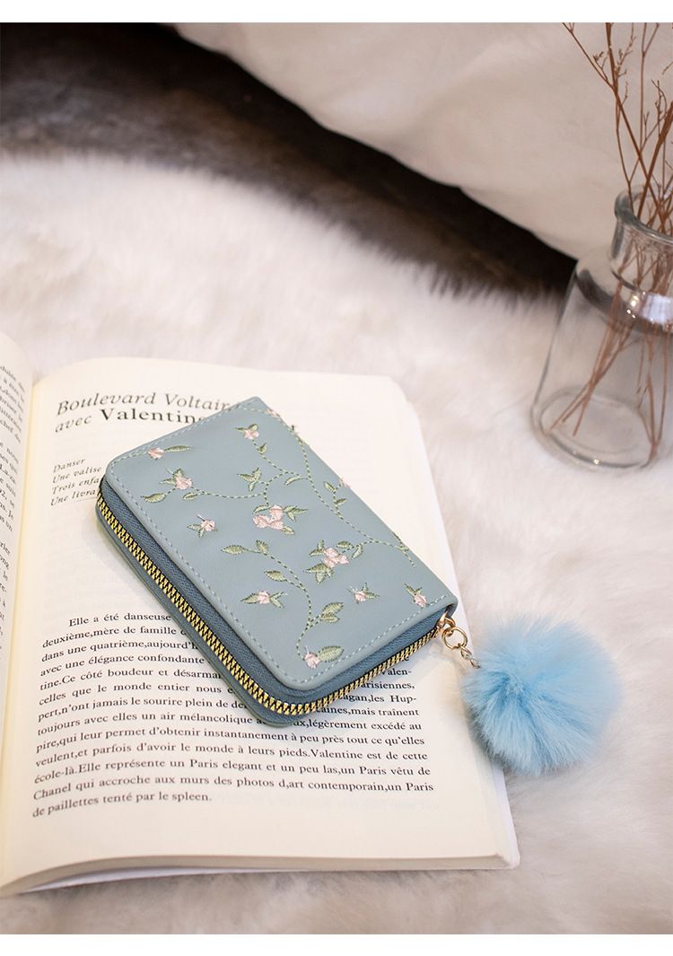 Bestickte Geldbörse im Vintage-Stil mit Pompom-Anhänger – Kurze Geldbörse mit mehreren Kartenfächern, süße Akkordeon-Handtasche für Mädchen_voghion.com