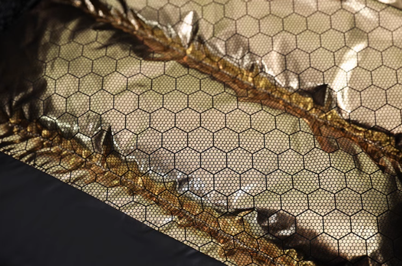 Damenbekleidung schwarz-goldene, neue, nationale Standard-Daunenjacke aus weißer Ente, mittellang, für Damen mit winddichter Kapuze_voghion.com
