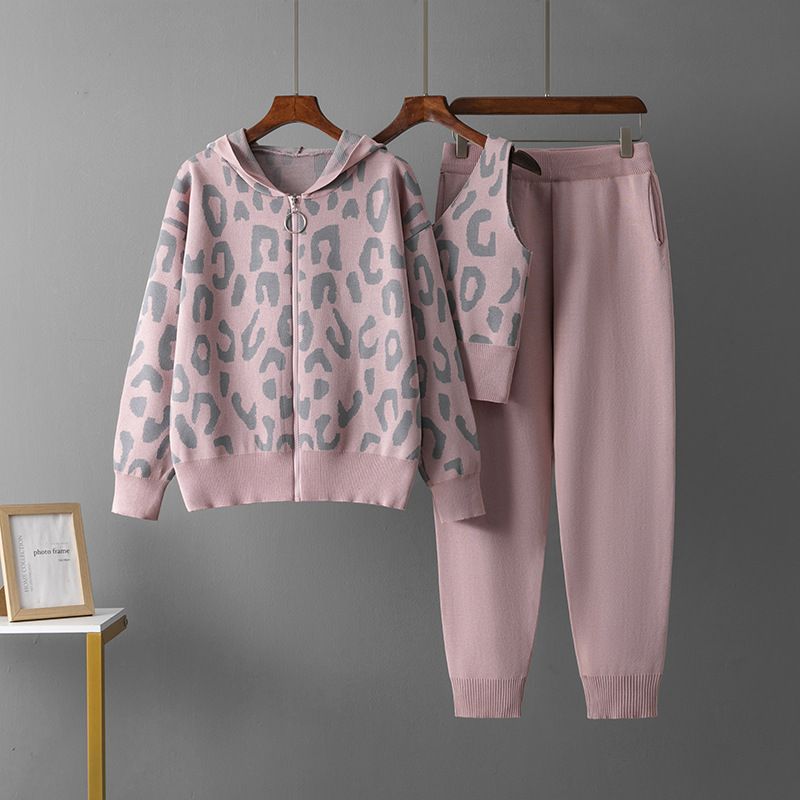 Completo autunnale da donna con cappuccio in maglia - Completo da 3 pezzi con stampa leopardata e a quadri, comodo maglione con cappuccio a maniche lunghe + pantaloni a gamba larga, coordinati casual alla moda_voghion.com