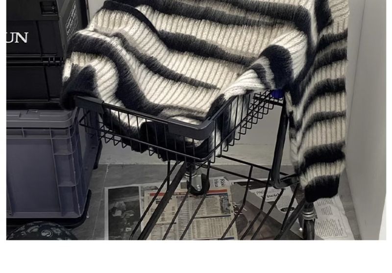 Men's Oversized Color Block Knit Sweater - Retro Striped Pullover, Unisex Casual Crewneck Jumper For Winter (Black/Blue)_voghion.com