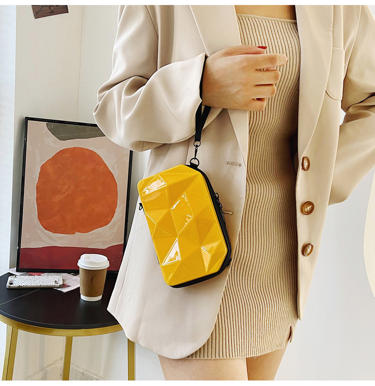 Mochila pequeña de un solo hombro con cremallera para mujer, bolso bandolera diagonal color caramelo, novedad de 2023_voghion.com