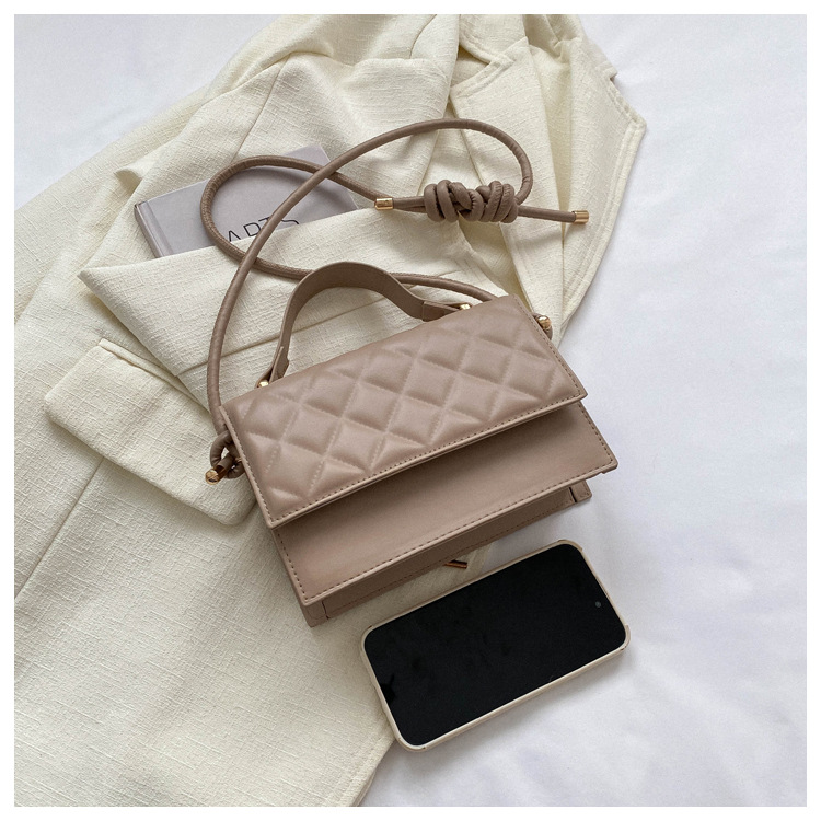 2023 new fashion simple small fragrant wind women's bag net red niche women's bag rhombus single shoulder diagonal bag design sense_voghion.com
