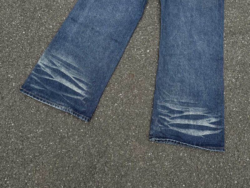 „Postapokalyptische Arbeitskleidung – AC-130 Distressed Jeans (schlammgefärbt und wischfest für Underground-Plattenläden und verlassene Fabriken)“_voghion.com