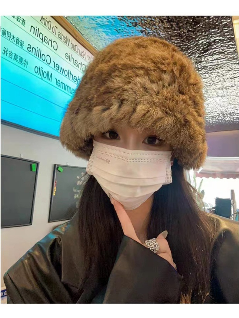 Cappello in peluche bianco da donna in vero pelo di coniglio in autunno inverno per tenersi al caldo e mostrare il viso, l'orecchio piccolo_voghion.com