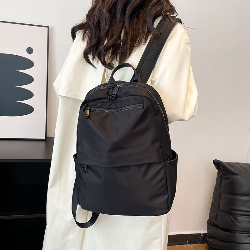 2025 New Waterproof Large Capacity Fashion Commuter Bag_voghion.com