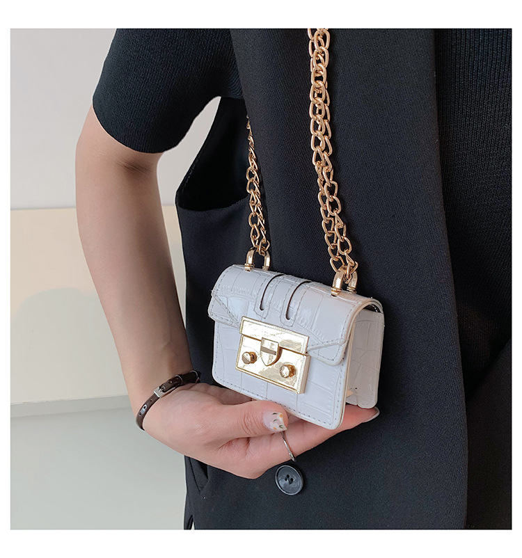 Ins net red high-end fashion niche design mini chain Messenger bag female Korean version foreign style all-match single shoulder bag_voghion.com