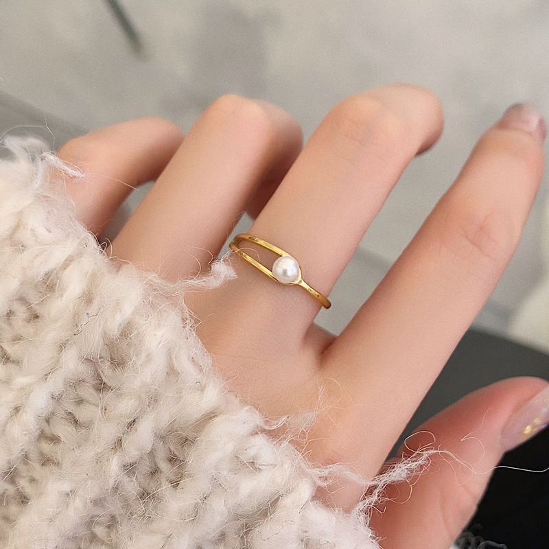 Korean Light Luxury Titanium Steel Ring Plated Geometric Pearl Ring For Women (No Fading, Simple Design)_voghion.com