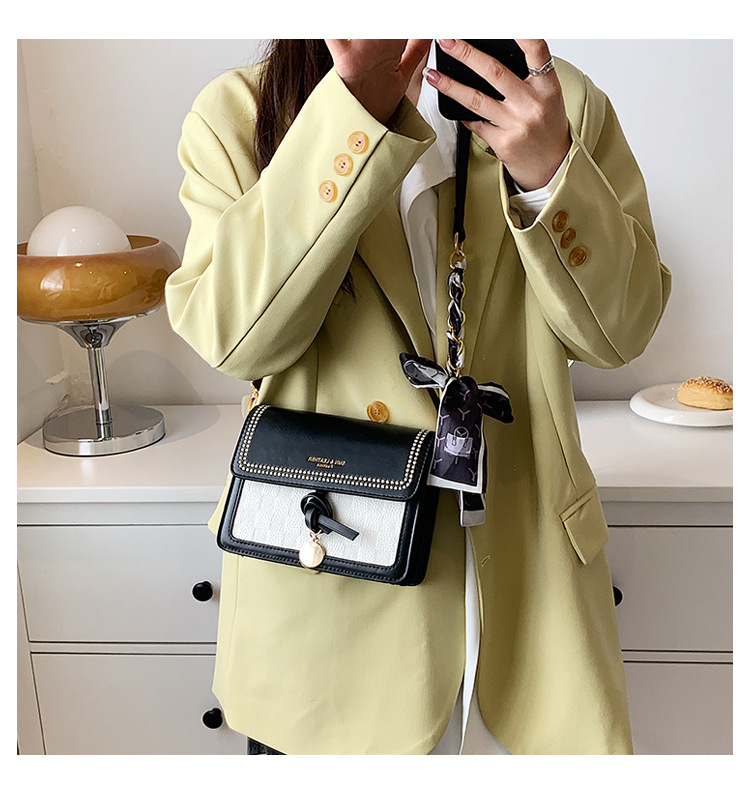 Populär utländsk stil krämfärgad liten fyrkantig väska ny mode nischdesign sidenscarf axelväska fräsch och söt sned korsväska för kvinnor_voghion.com