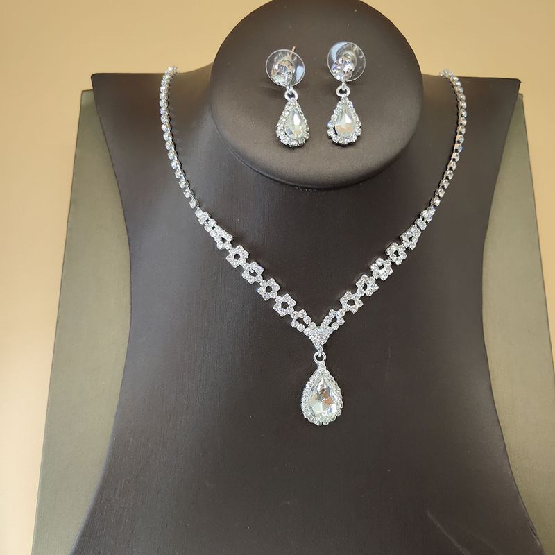 Crystal & Diamond Silver Jewelry Set - Necklace & Earrings (3-Piece, Women's Elegant Collection)_voghion.com