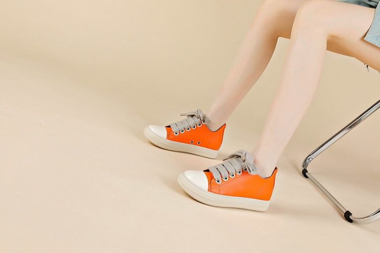 2023 Lacci spessi transfrontalieri europei e americani che cuciono scarpe da donna paio di sneakers_voghion.com