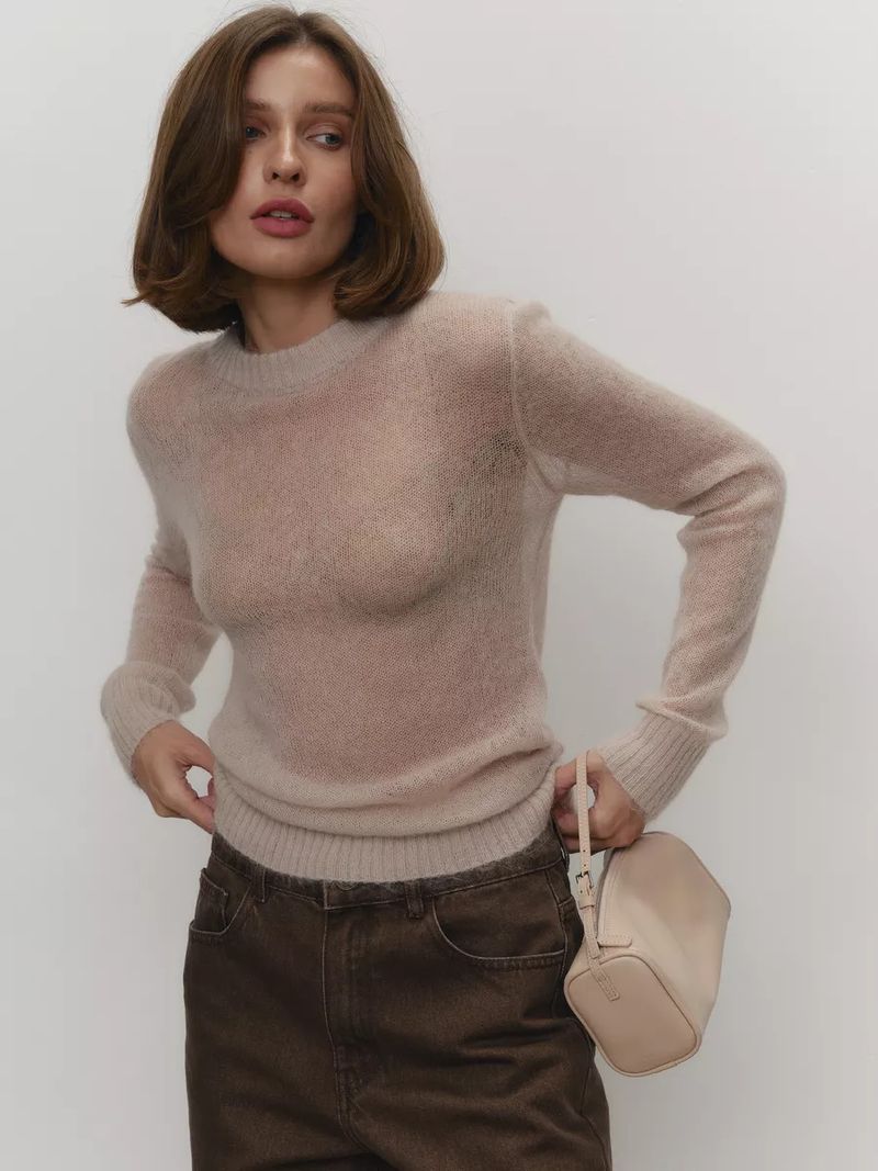 Maglia leggera da donna - Maglione oversize trasparente con scollo rotondo nei colori pastello (cachi, rosso, bordeaux, giallo, menta, azzurro, caramello, rosa)_voghion.com