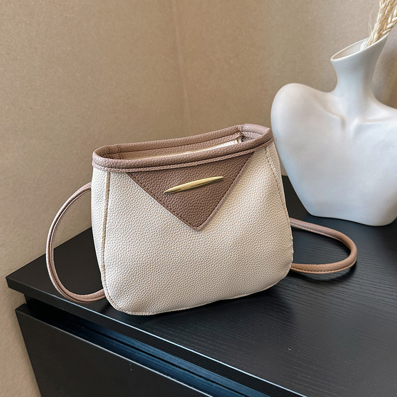 Borse a secchiello piccole e versatili alla moda per donna, estate 2023, con tracolla e texture, per mamma e bambino_voghion.com
