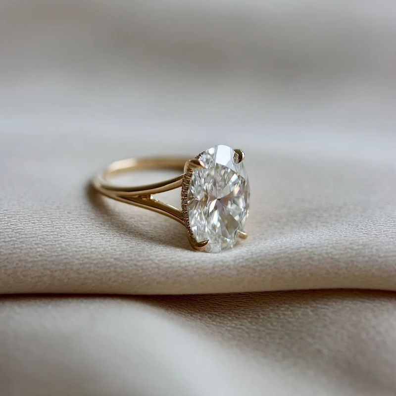 Hochwertiger, vielseitiger, eleganter, funkelnder ovaler, minimalistischer Stil-Zeigefingerring im Taubenei-Stil_voghion.com