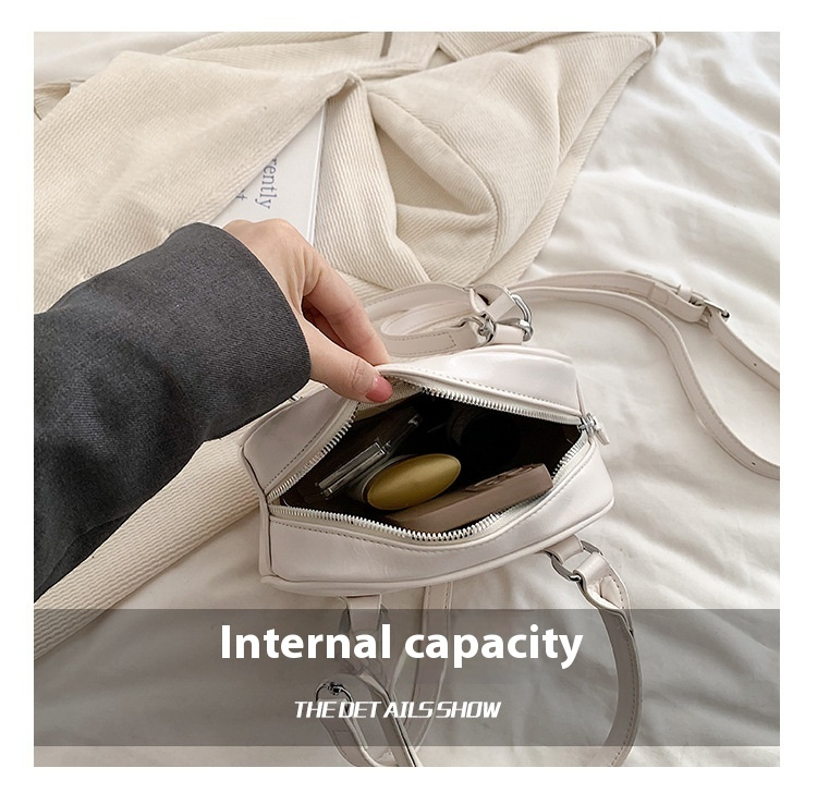 Versione coreana Texture 2024 Nuova nicchia Borsa quadrata portatile piccola Borsa a tracolla singola alla moda Borsa da bowling per donna_voghion.com