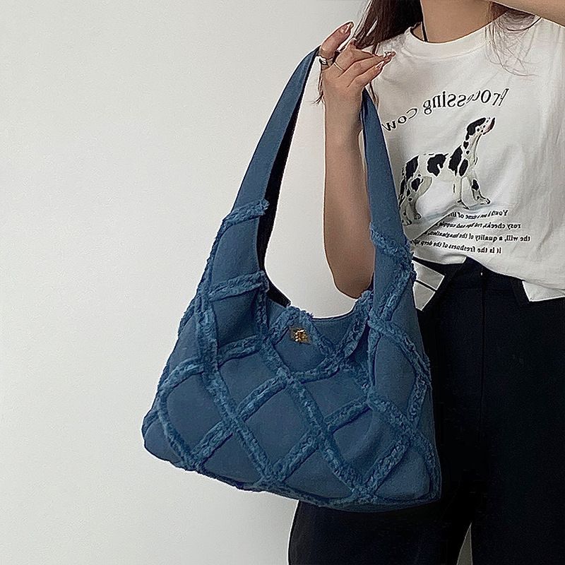 2024 Nuova borsa a tracolla singola casual grande capacità con nappa da strada personalizzata da donna in tela da cowboy alla moda_voghion.com