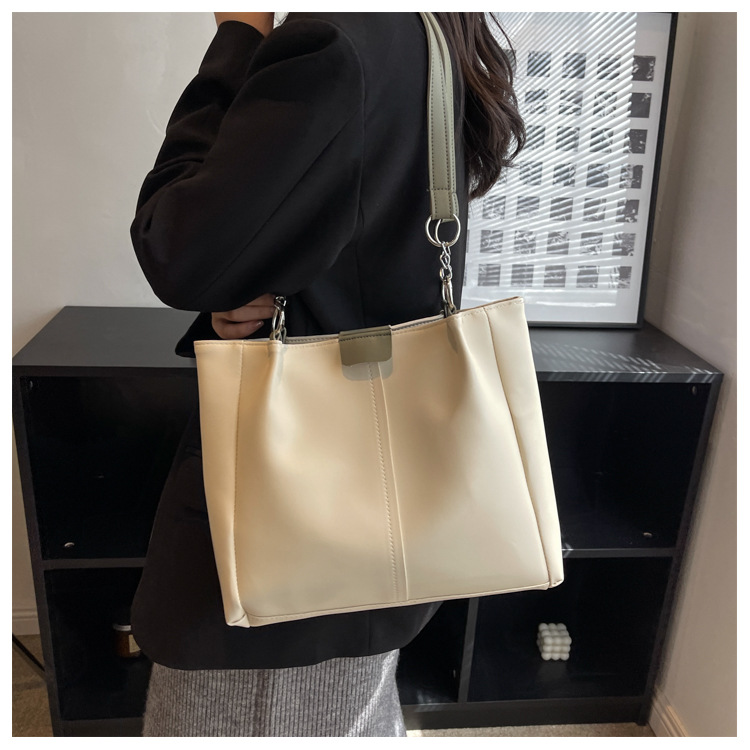 Borsa tote estiva alla moda 2023 da donna di grande capacità per studenti universitari, borsa da pendolare con una spalla, shopping_voghion.com