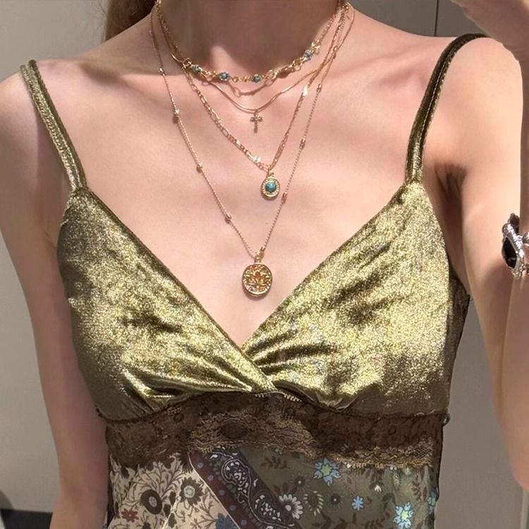 Collana con croce a forma di fiore cavo retrò, leggera, lussuosa, semplice e di alto senso, multistrato, con catena a clavicola impilata._voghion.com