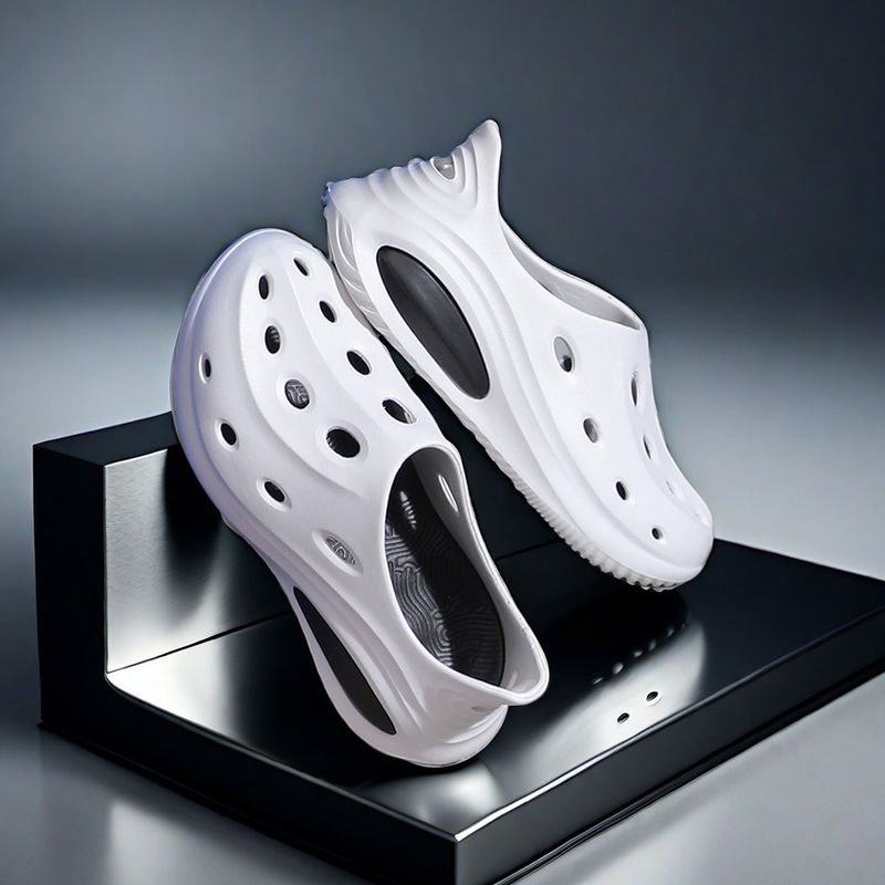 2025 New Hole Shoes Summer Thick Sole Sandals Men's Sports Outwear Wear Durable Beach Slippers_voghion.com