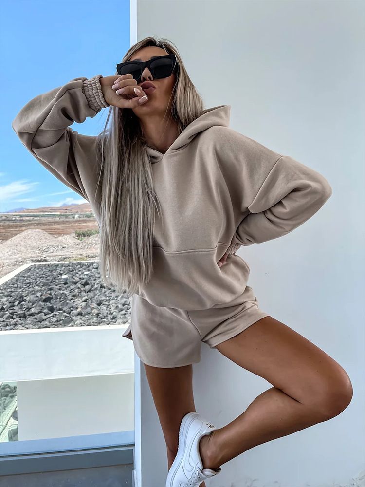 2025 Casual Fashion Set Women's Loose Hooded Sweatshirt Long Sleeved Top Sports Shorts_voghion.com