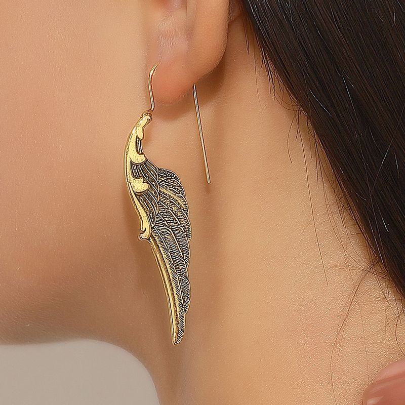 Retro Angel Wings øreringe til kvinder i overdrevet stil med udskåret tekstur og fjerkrog i legering_voghion.com