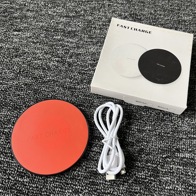 Only 11.8 Packs Bare Clothes Are Treated As Waste Products Blu-ray Compatible Stable 5v2a 10W (Max) Wireless Charger_voghion.com