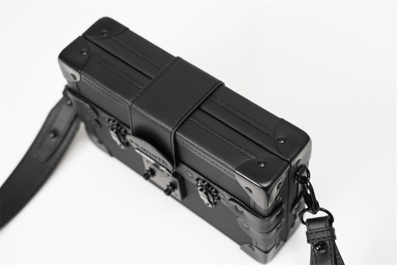 Shoulder Bags 2024 New Product Launch High-quality Very Personalized Square Box Messenger Bag Fashion Couple Mobile Phone Bag_voghion.com