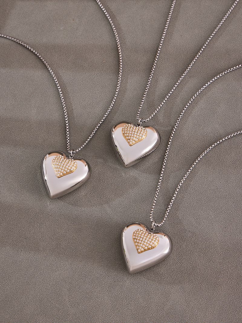 Square Sugar Heart-shaped Necklace With Fashionable Temperament, Titanium Steel Inlaid With Diamonds, Heart-shaped, Niche Long Sweater Chain_voghion.com