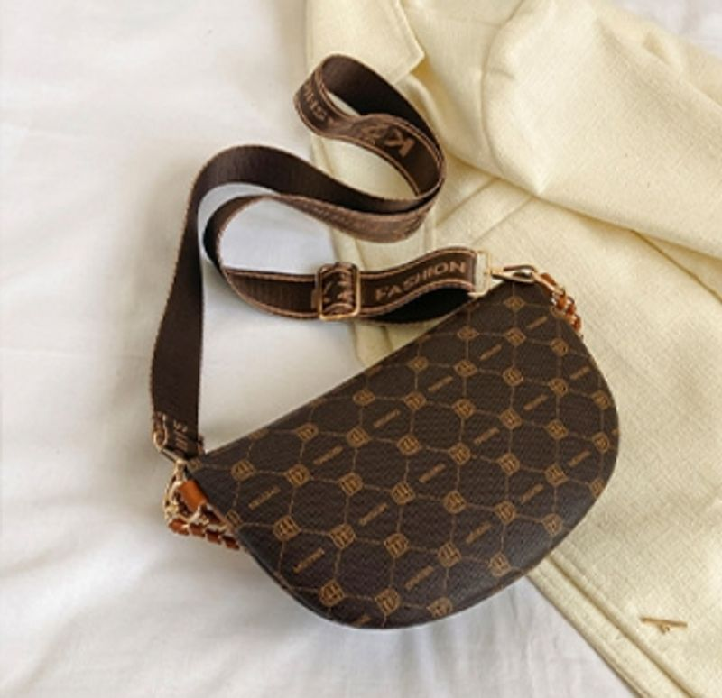 Fashionable waist wo, versatile wo's shoulder bag, Korean version, western-style chain, crossbody chest bag for_voghion.com