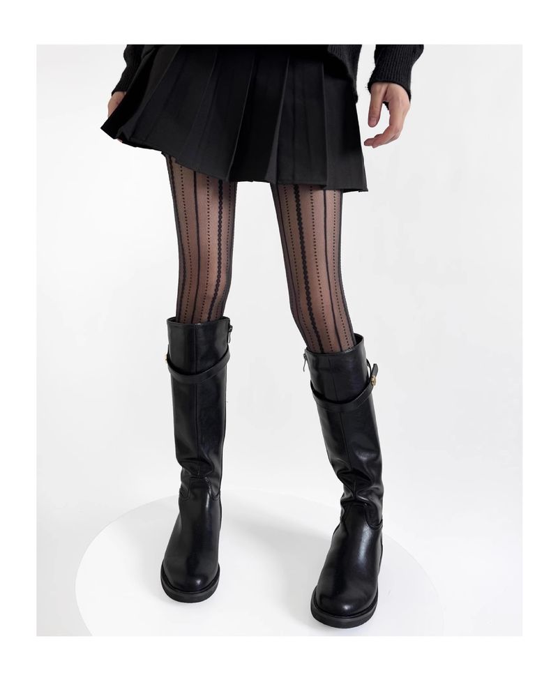 Rajstopy z koronki wiktoriańskiej – barokowe pończochy z siateczki w paski dla Lolity i Dark Academii (czarno-biało-lawendowe, rozmiar uniwersalny)_voghion.com