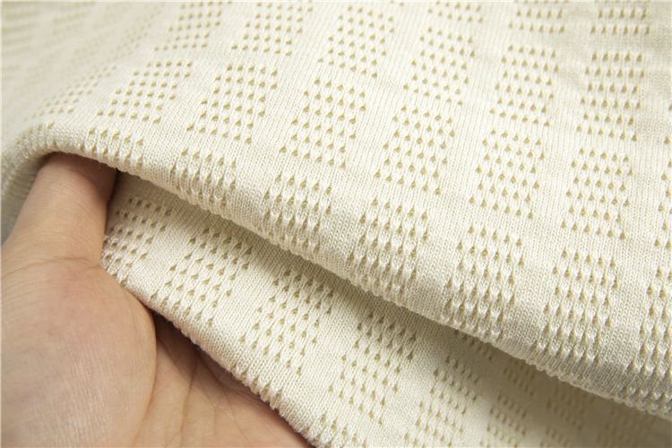 Petite robe noire classique en tricot – Mini-robe trapèze taille haute pour une élégance sans effort_voghion.com