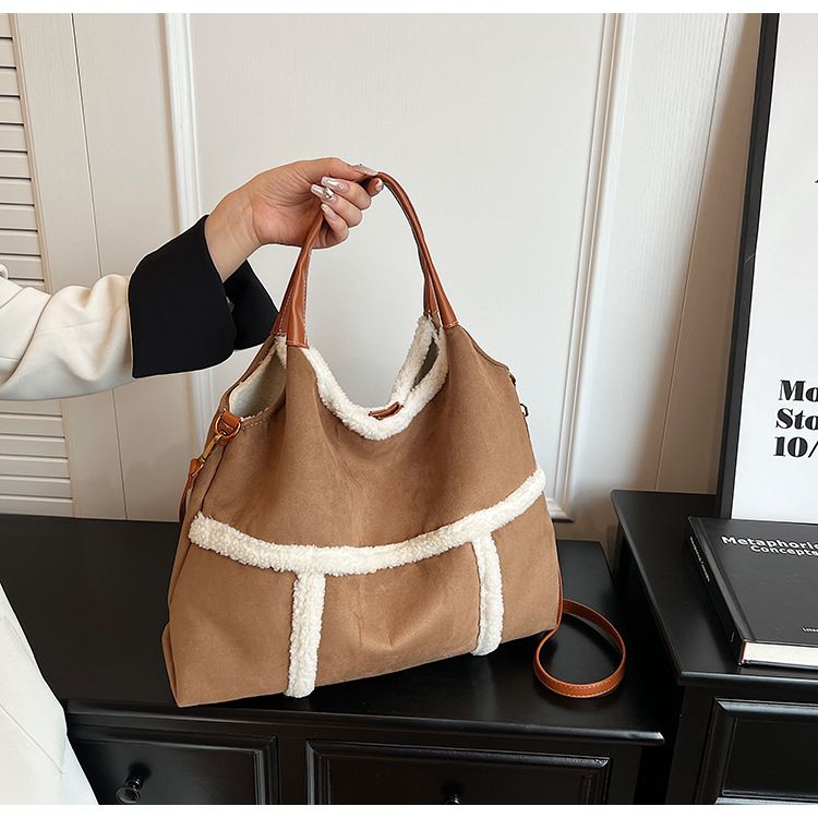 2024 lamb wool splicing mother child feminine temperament, autumn and winter single shoulder crossbody bag, plush_voghion.com