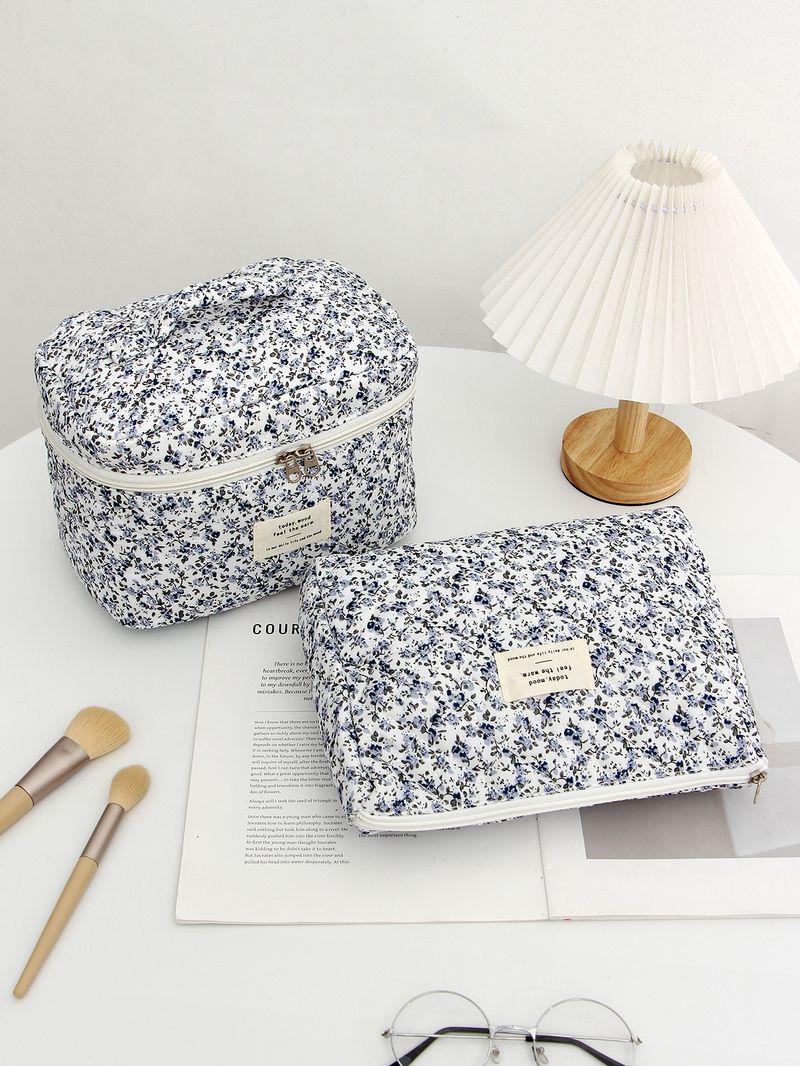 Ins Style Frische und süße Blumen-Make-up-Tasche, süße Kulturtasche für Studenten mit großer Kapazität, tragbare Aufbewahrungstasche für die Hautpflege_voghion.com