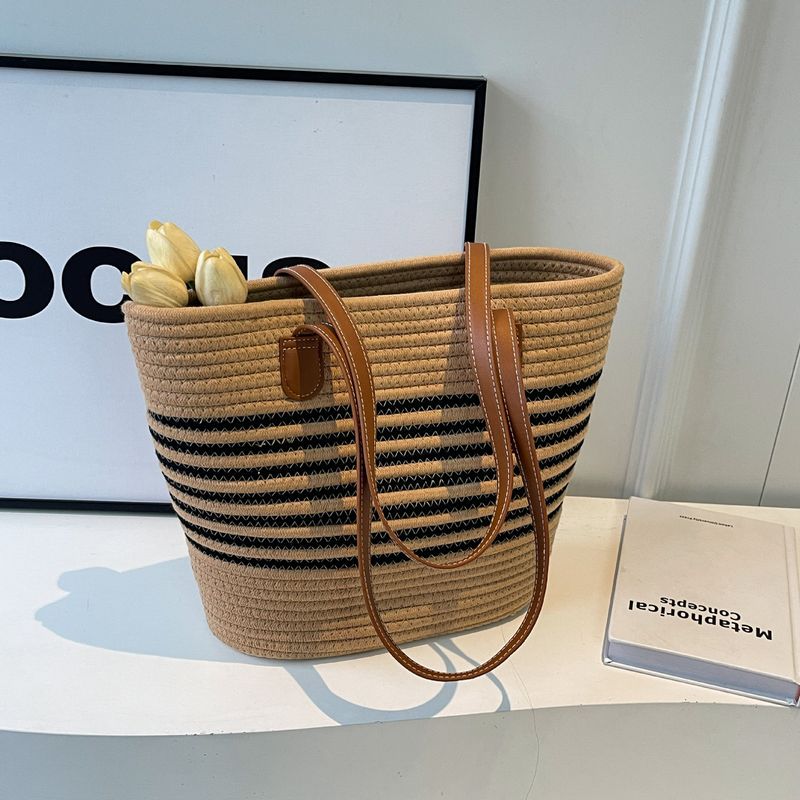 2025 Neue gewebte Tasche, einfache rückenförmige Strohhandtasche, Umhängetasche, Urlaubstasche aus Baumwollseil für Pendler, Damentasche_voghion.com
