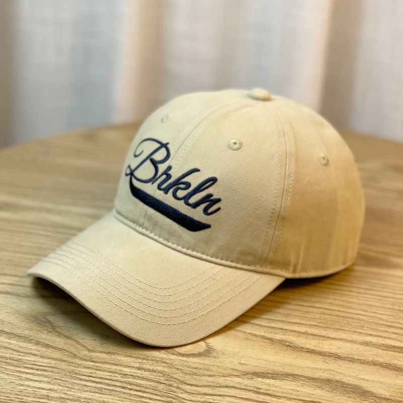 Neue Mütze für Damen, koreanische Version, neue Baseballkappe mit Buchstabenstickerei, amerikanische Retro-Kappe mit großem Kopfumfang, kleinem Gesicht, tiefem oberen Teil, Entenschnabelmütze für Herren_voghion.com