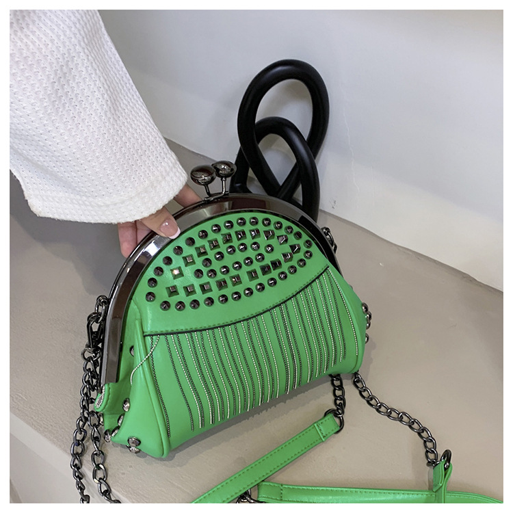 Neue trendige Diamant-Nieten-Quastenkette für eine Schulter, Umhängetasche mit Handclip für das Abendessen, Damentasche_voghion.com