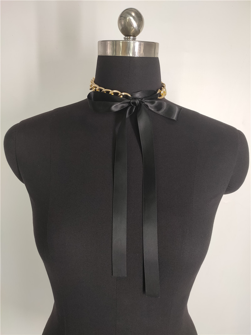 Collana con catena in metallo con fiocco e nastro, elegante e dignitosa, fb1910necklace_voghion.com