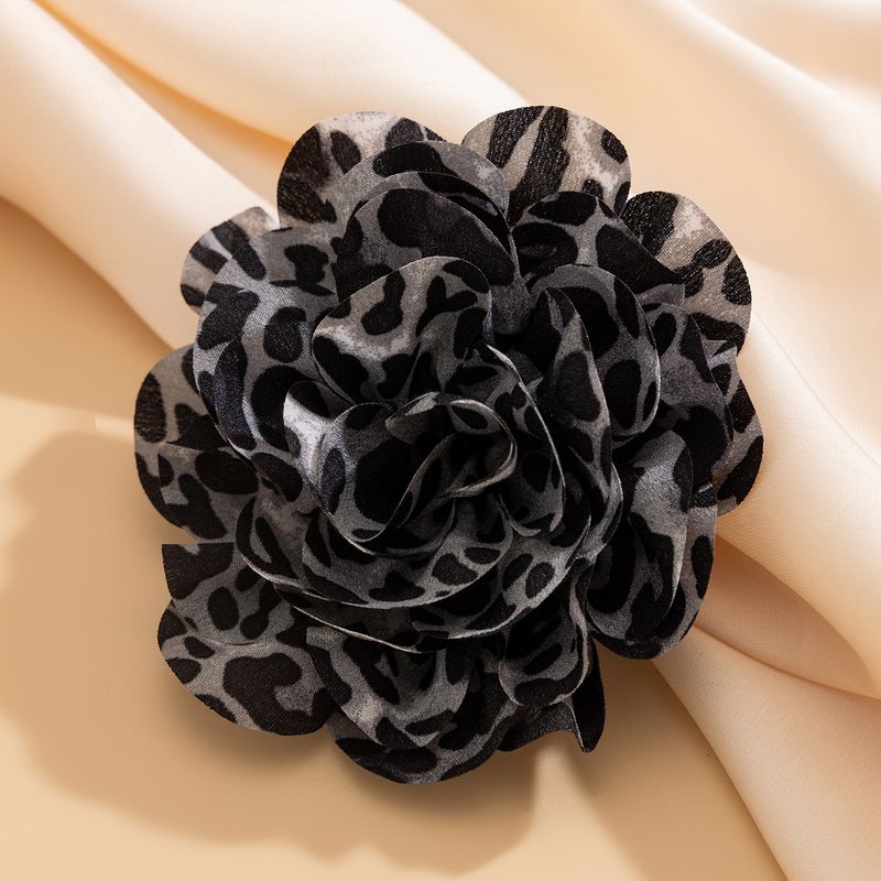 Broche de flores de tela exageradas con diseño de pantera negra personalizado y moderno, broche de pico de pato, nuevo broche de invierno_voghion.com