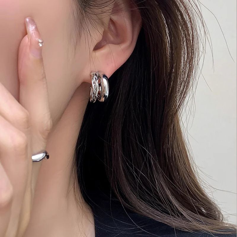 Orecchini a forma di C di alta qualità per donna, orecchini di design di nicchia, accessori per orecchie Yiwu_voghion.com