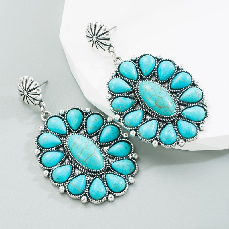 Copper Plated Inlaid With White Turquoise Exaggerated Elegant Studs High-Quality Party Earrings_voghion.com