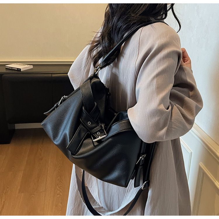 Sac fourre-tout tendance pour femme, grande capacité, en PU souple, avec fermeture éclair, pour un usage quotidien, disponible en noir, beige, marron et argent._voghion.com