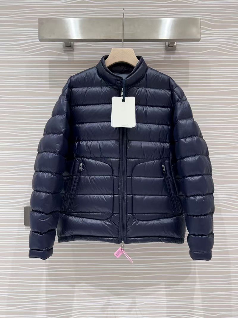 Giacca invernale da uomo leggera con cappuccio, corta e aderente, con collo alto, 06_voghion.com