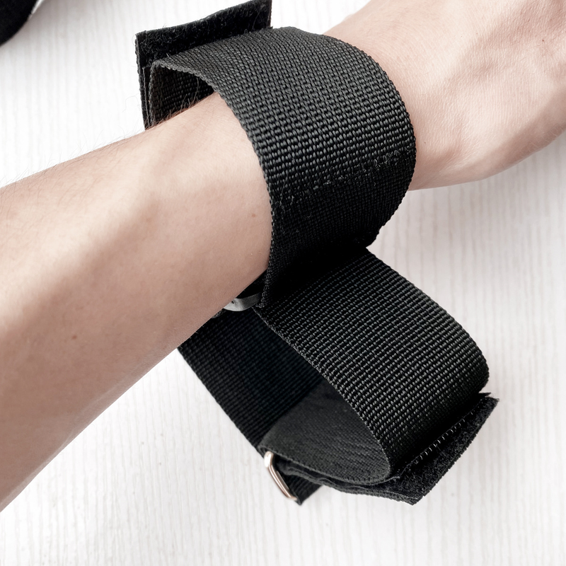Mani e gambe sexy Cintura di legatura in tessuto di terza generazione Manette regolabili in un unico pezzo Polsini per mani e piedi Strumenti sessuali per donna_voghion.com