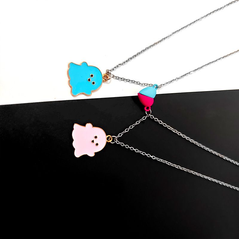 Schwaarz-wäiss Geeschter-Cartoon-Halskette, Halloween-Kaddo-Accessoire, Magnéit-Magnetanhänger, personaliséiert Koppel-Edelstahl-Halskette_voghion.com